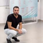 הכירו את הגישה הייחודית של אלעד רוט לטיפול באלימות בקרב בני נוער דרך תיאטרון ותקשורת מקרבת. צרו קשר להזמנת סדנאות!